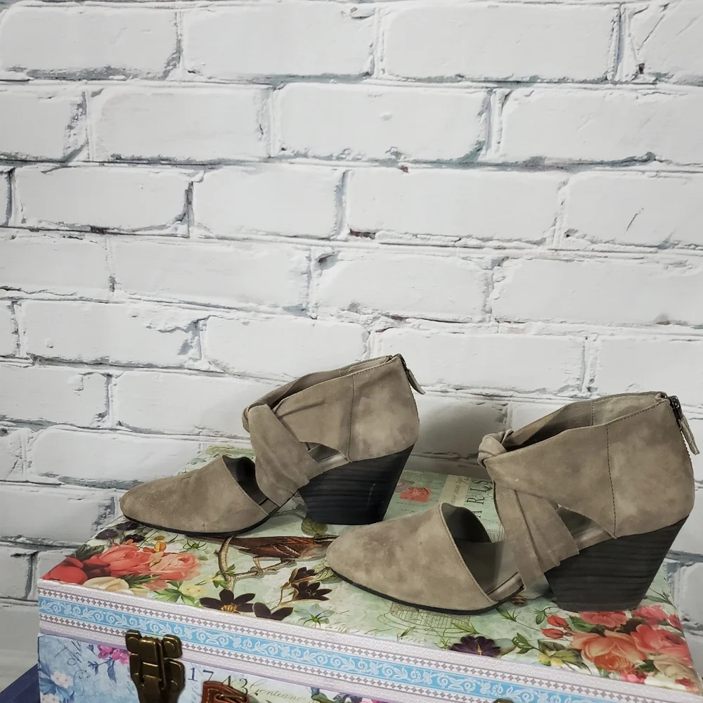 Eileen Mary Twist-Front Suede Pump - Picture 2 of 7